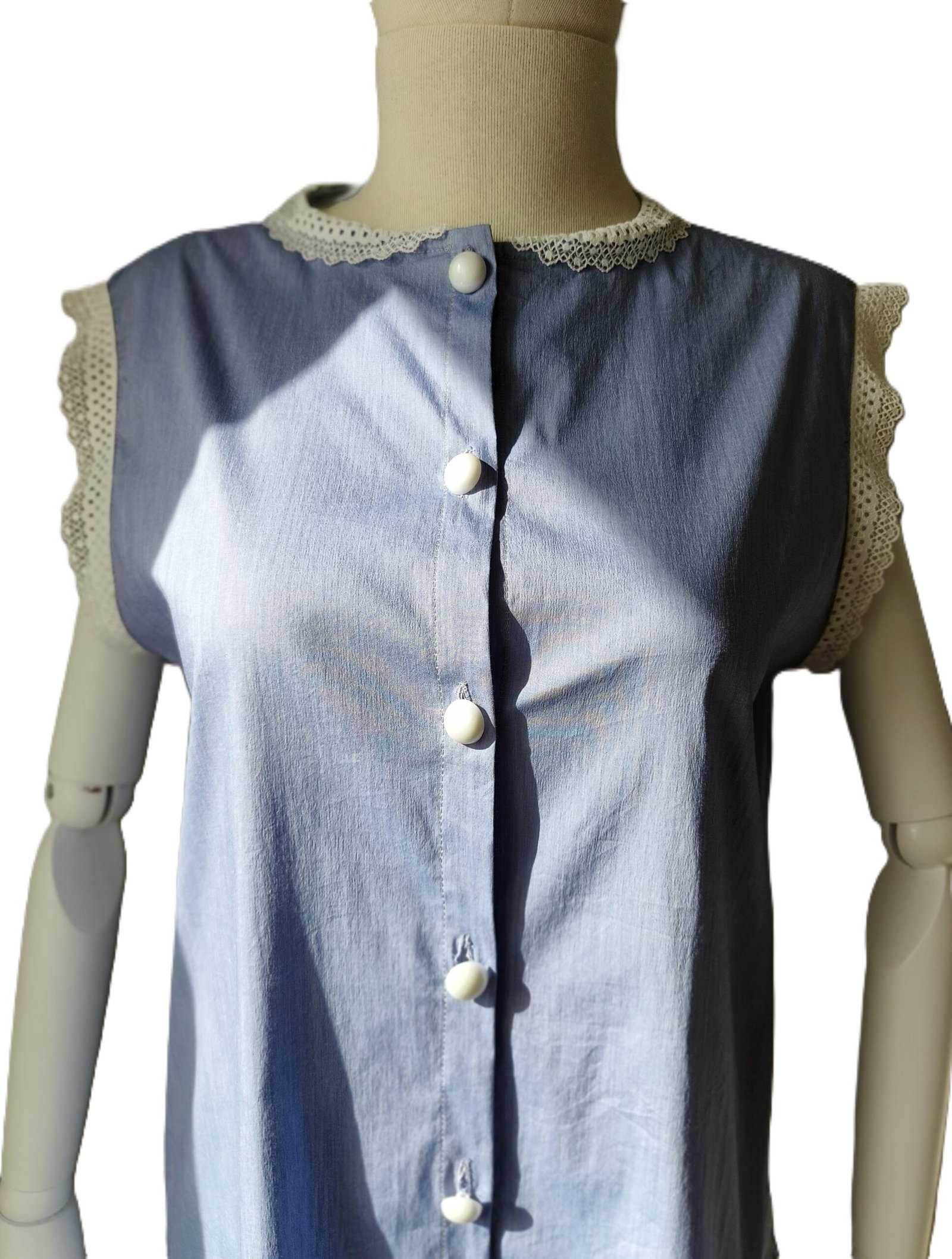 Güpür Detaylı Sıfır Kol Mavi Gömlek - Görsel 3