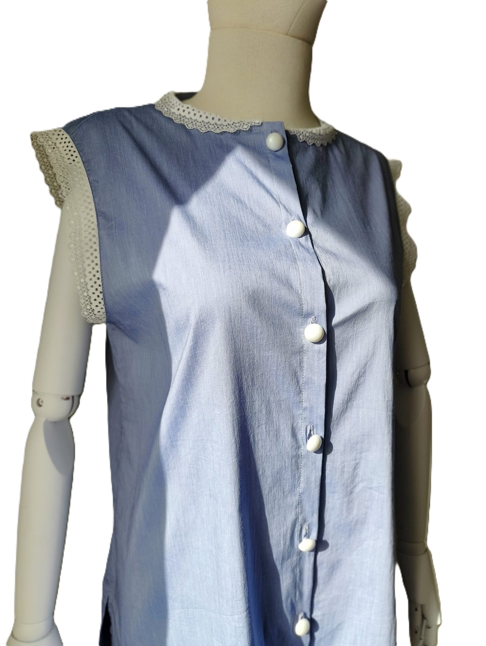 Güpür Detaylı Sıfır Kol Mavi Gömlek - Görsel 4