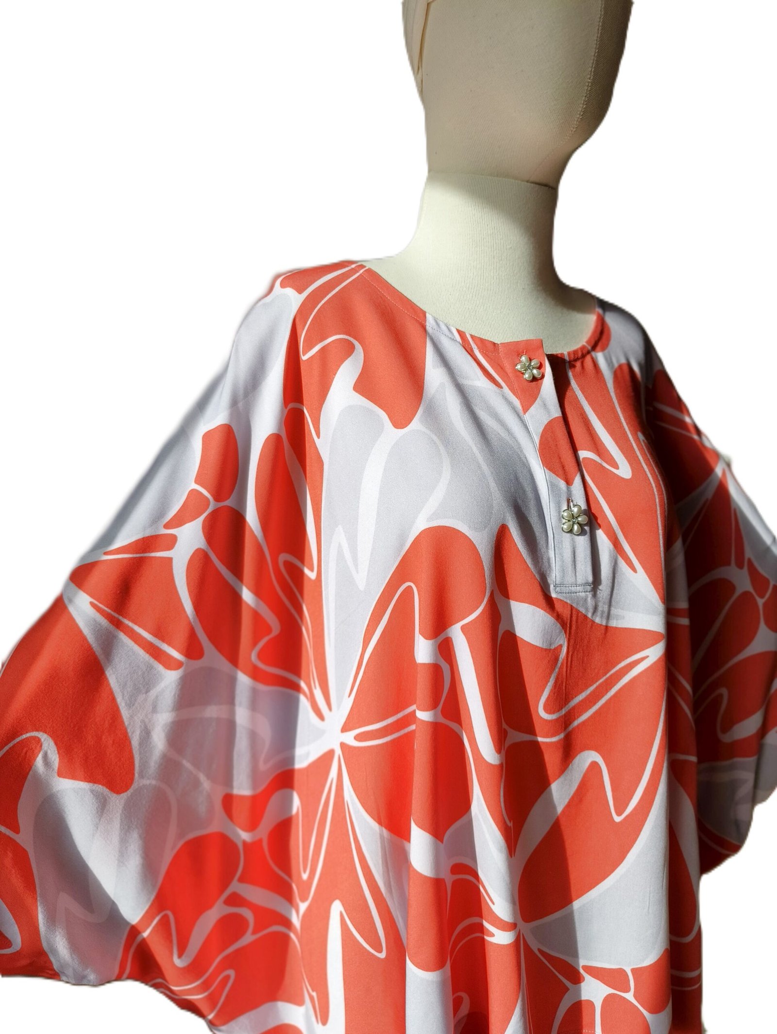 Kırmızı Çiçek Desenli Yarasa Kollu Bluz